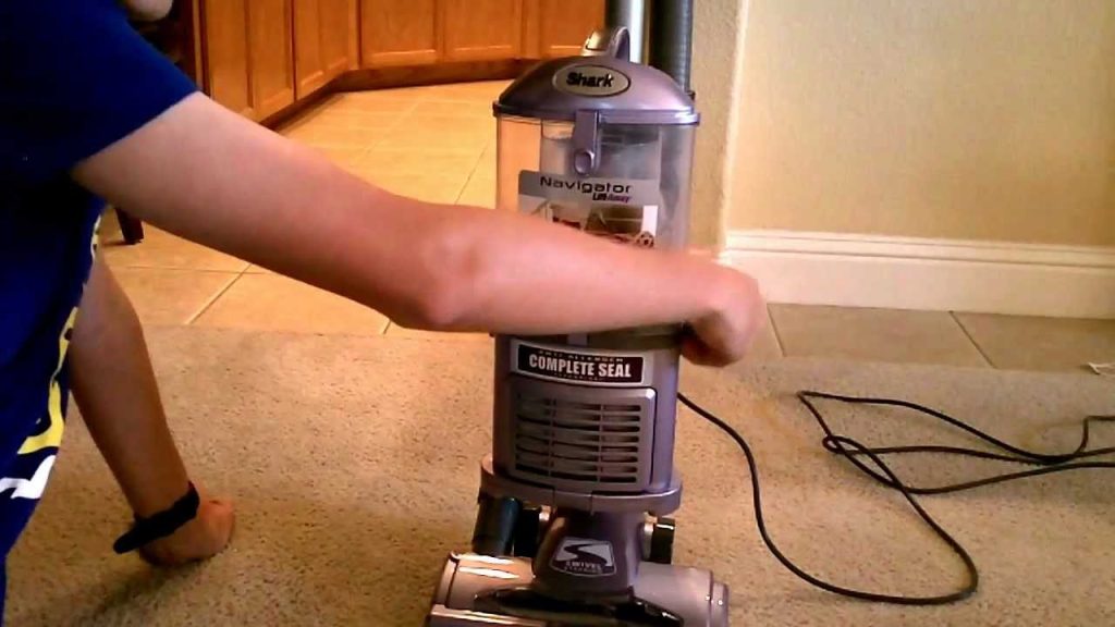 How the Shark Navigator Lift-Away Vacuum Works